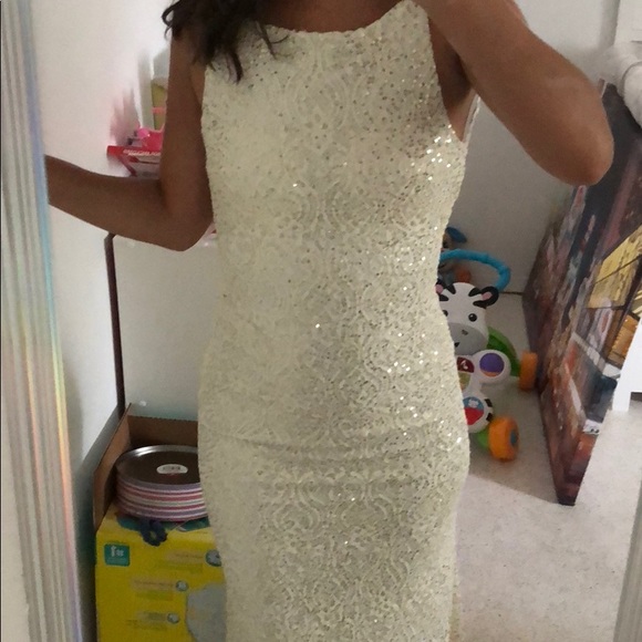 Long dress - Picture 2 of 4